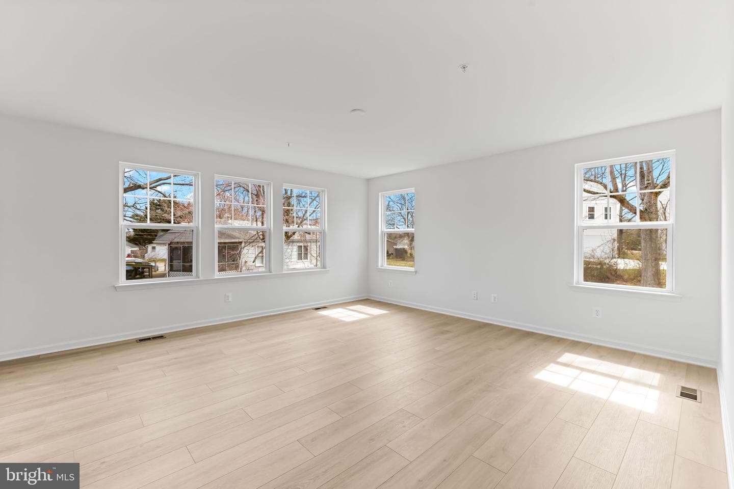 2115 Nuttal Avenue photo 4