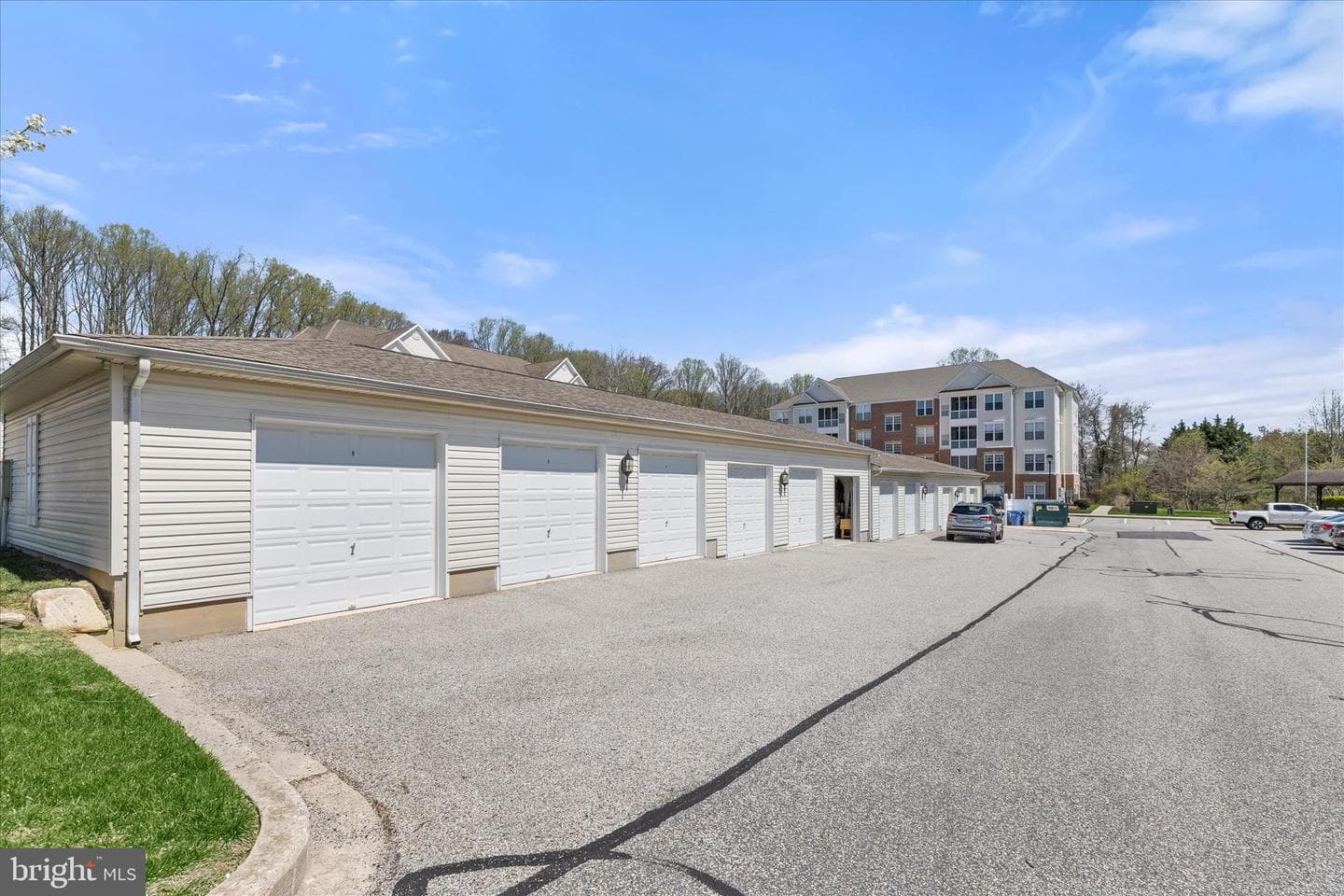 311 Tiree Court #202 photo 37