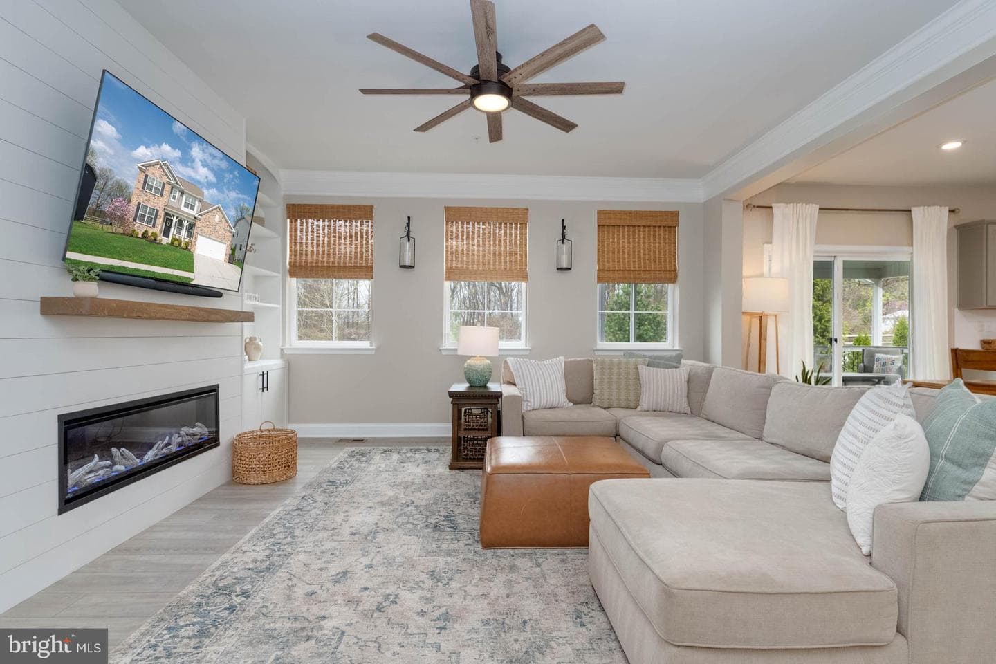 2435 Monarch Way photo 8