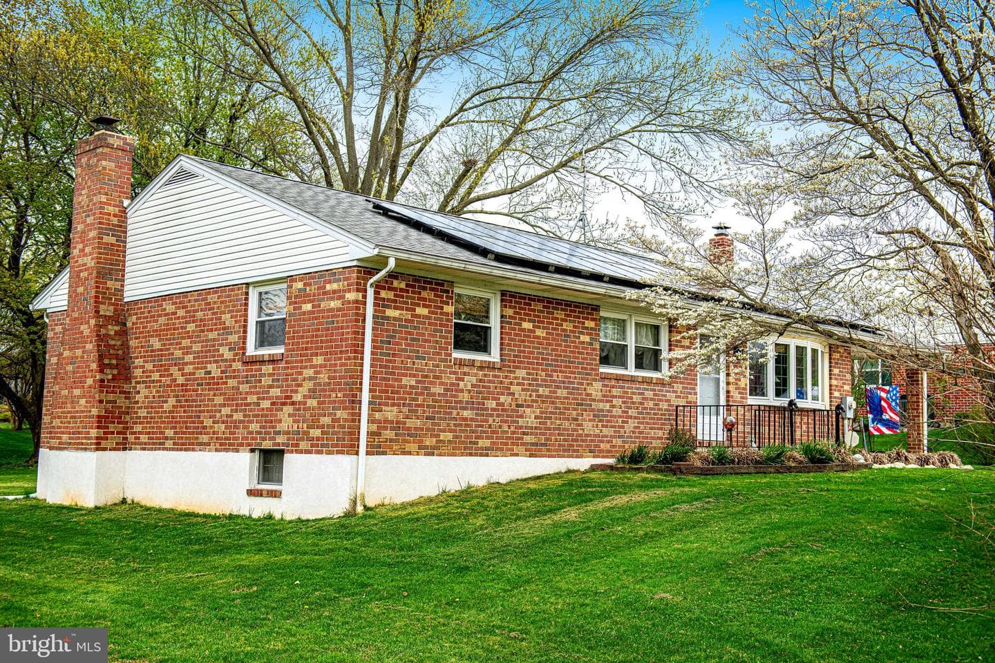 405 Harrington Road photo 4