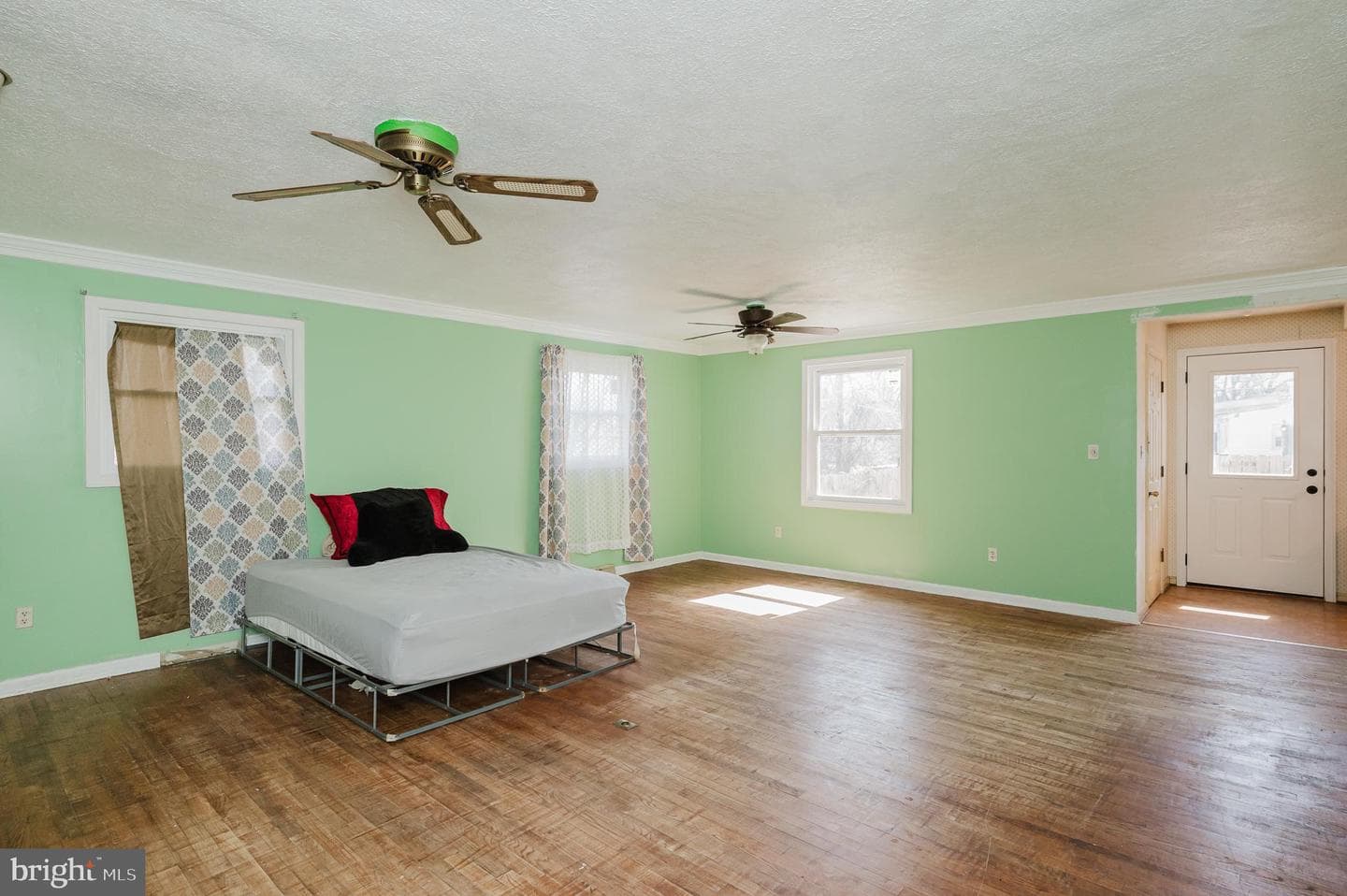 147 Bay Blvd photo 17