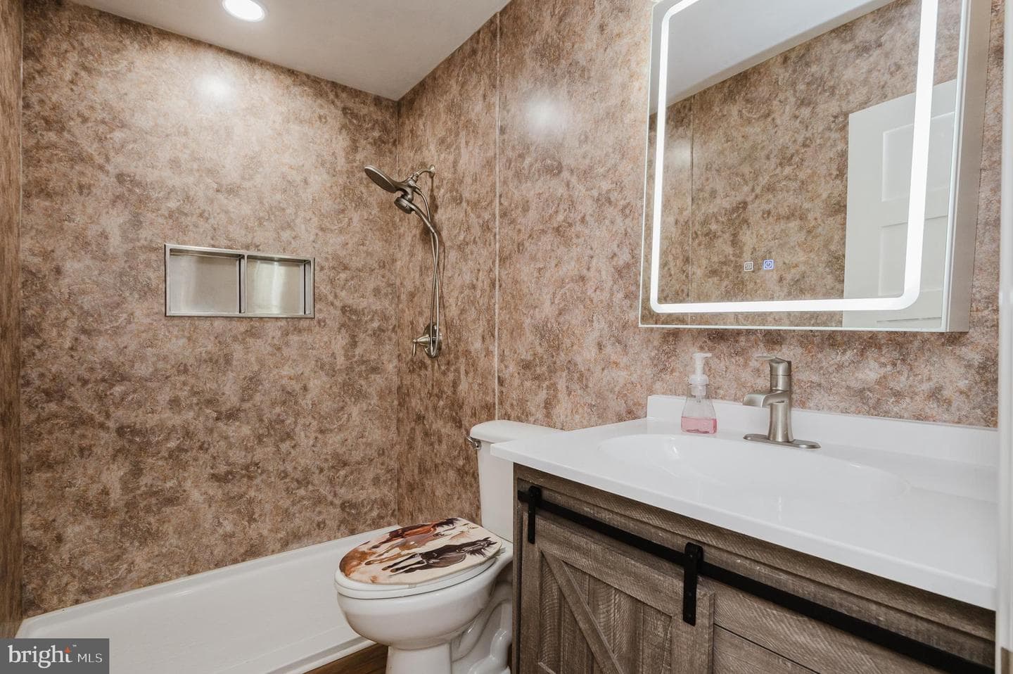147 Bay Blvd photo 23