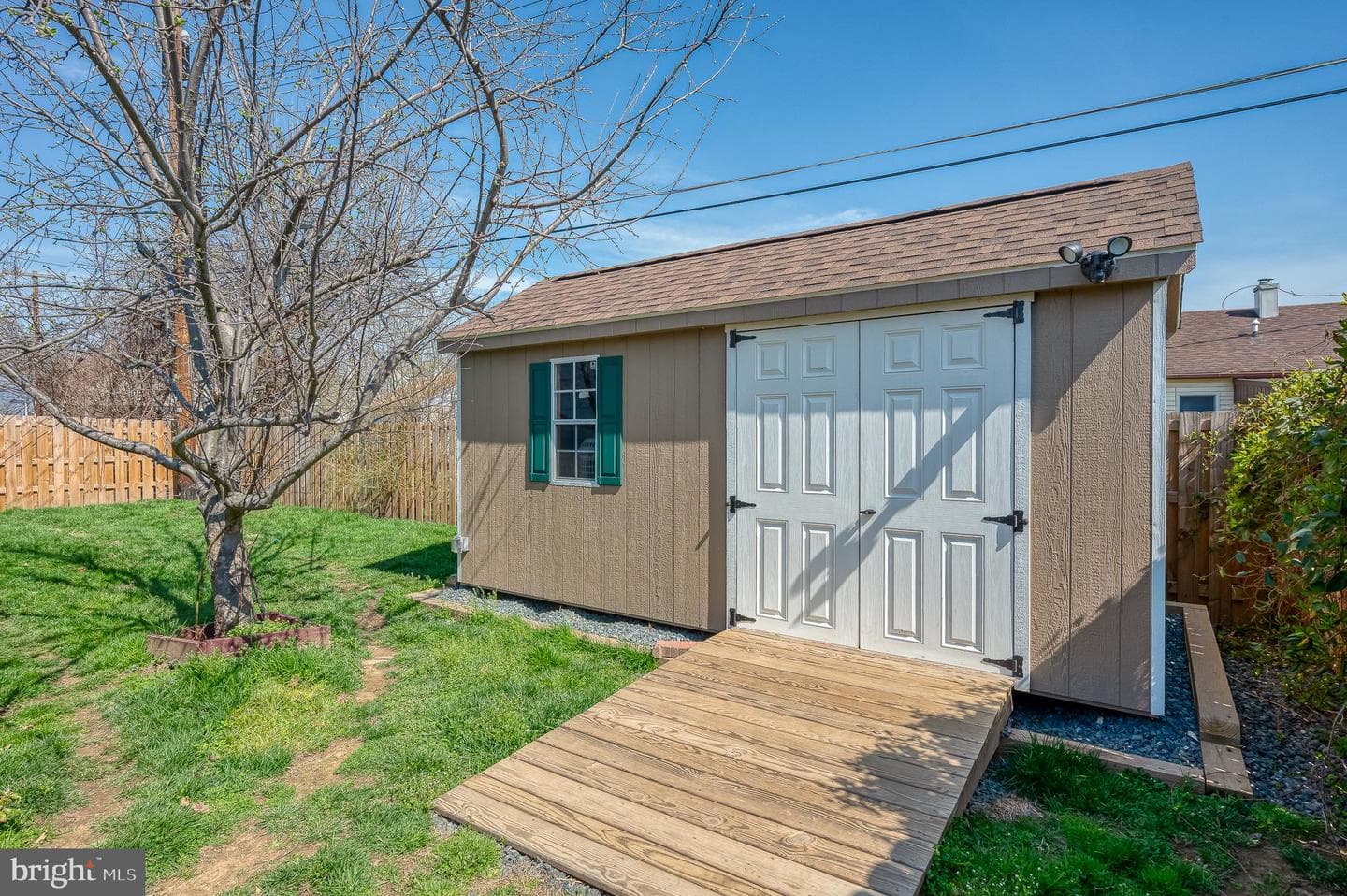 147 Bay Blvd photo 32