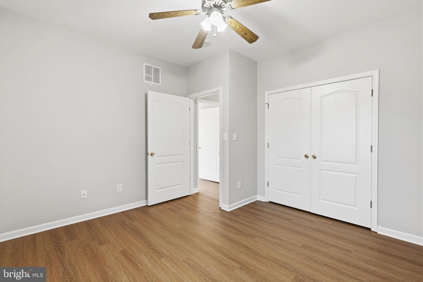 904 Sidehill Drive photo 26