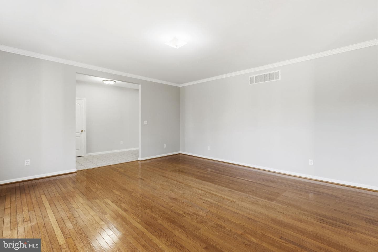 904 Sidehill Drive photo 4