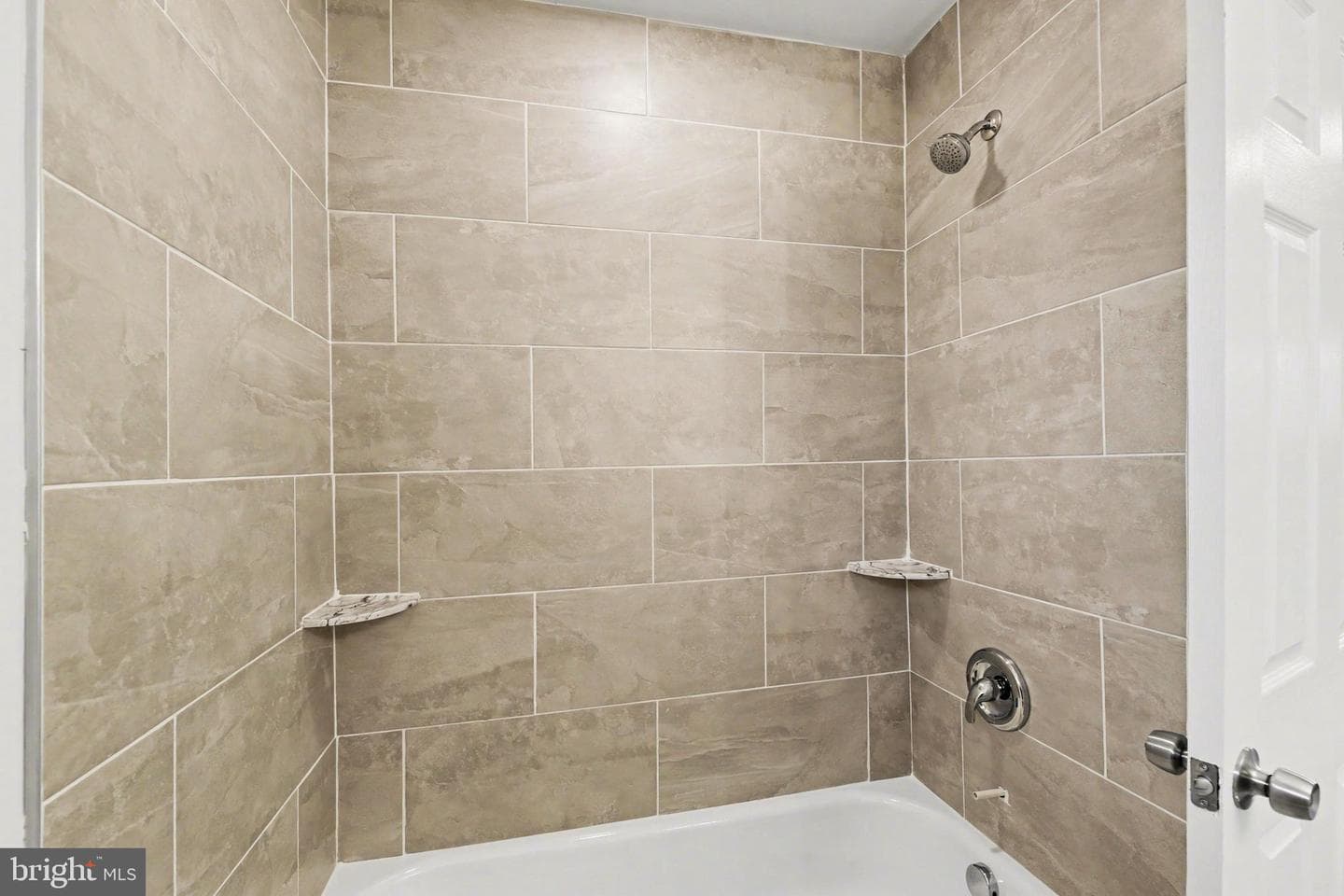642 Walker Street photo 14