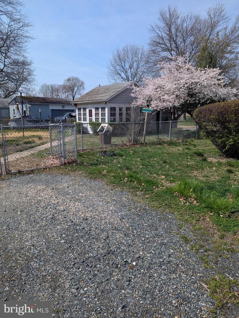 801 Lafayette Street photo 27