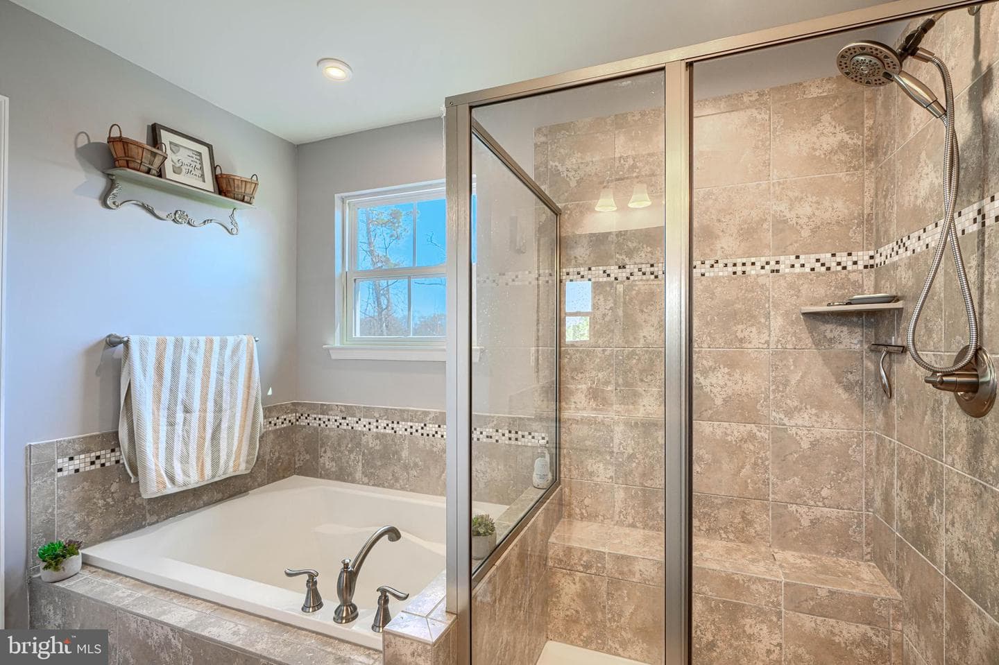 512 Dusk View Drive photo 45