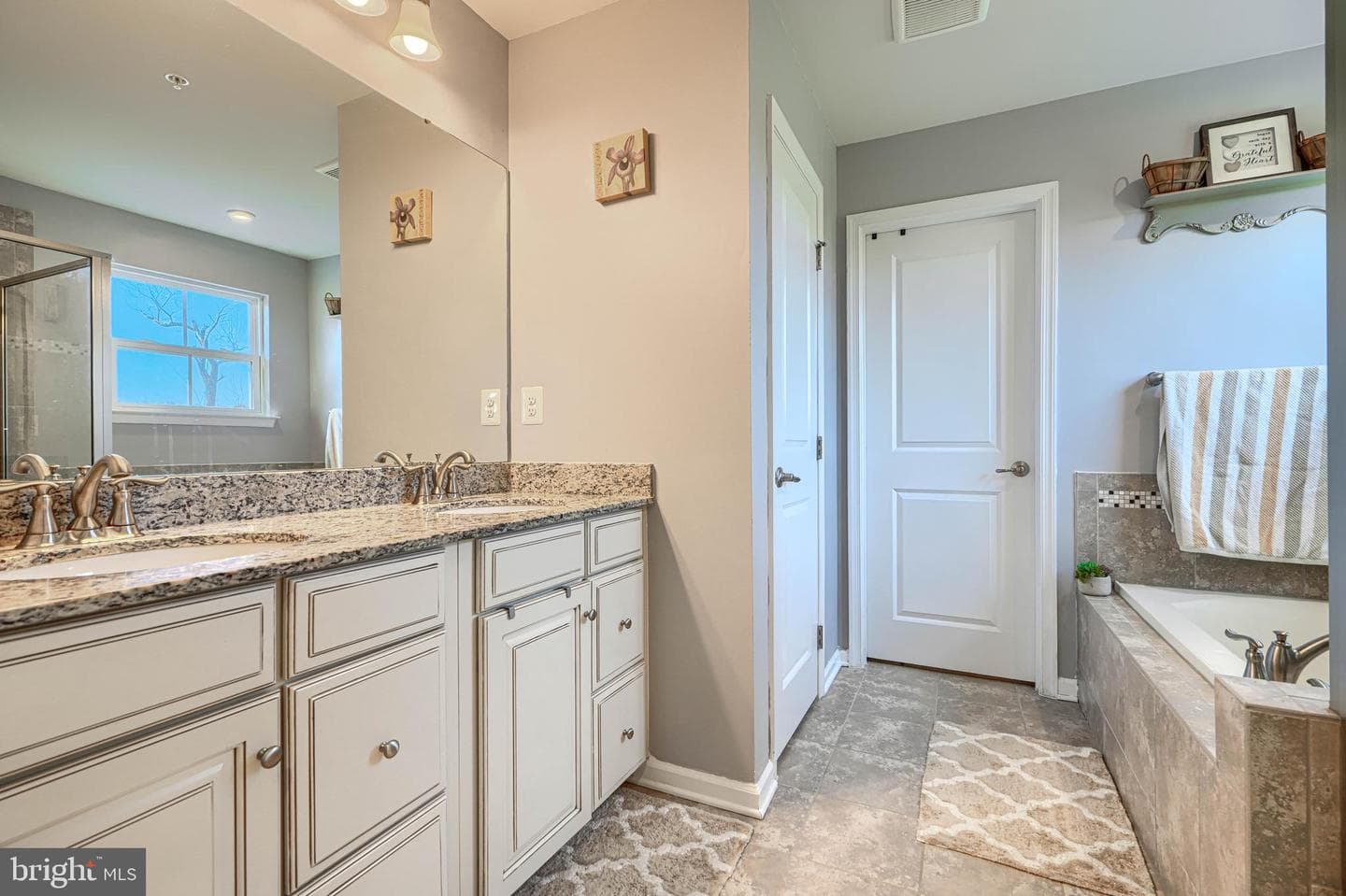 512 Dusk View Drive photo 46