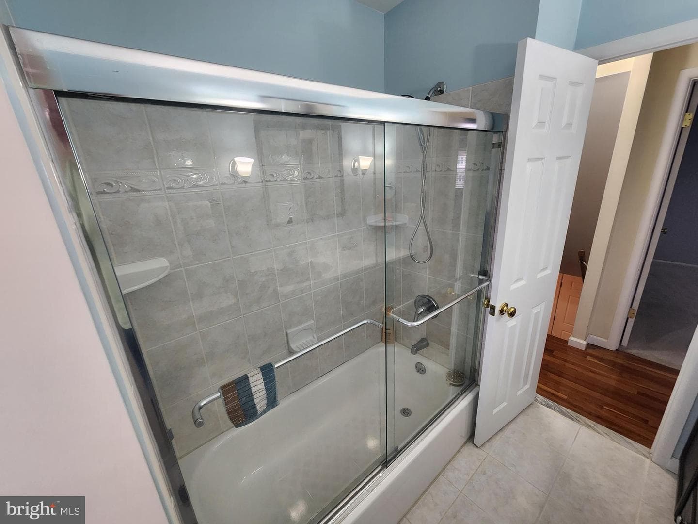 215 Garnett Road photo 34