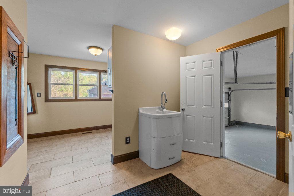 311 Rolling Knoll Drive photo 22