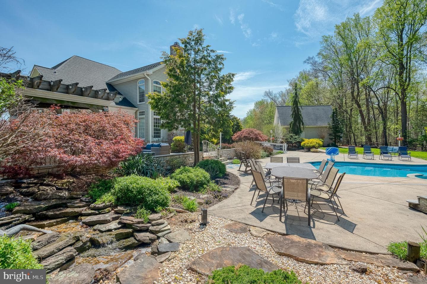1216 Bluebird Court W photo 106
