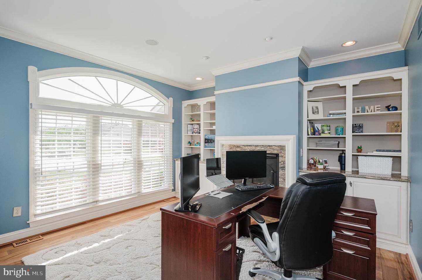 1216 Bluebird Court W photo 15