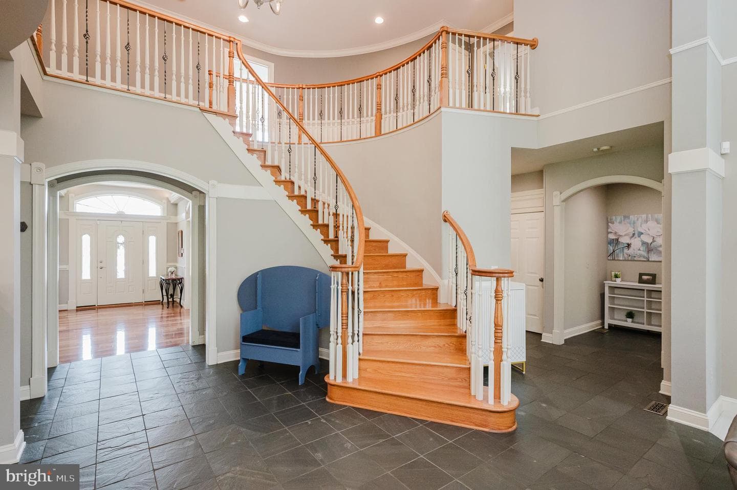 1216 Bluebird Court W photo 18