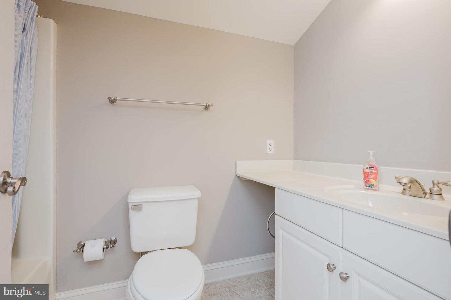 1216 Bluebird Court W photo 68