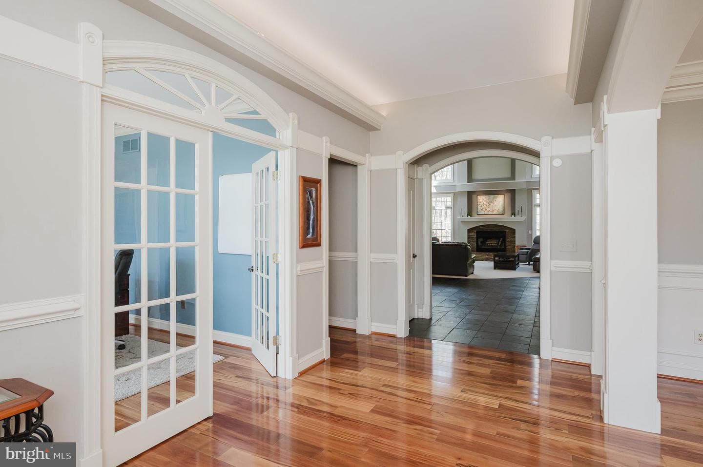 1216 Bluebird Court W photo 8