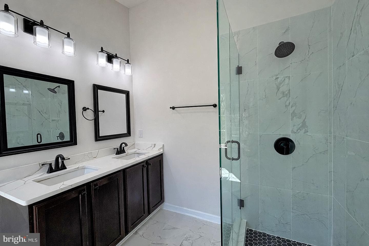 1816 Graymount Way photo 12