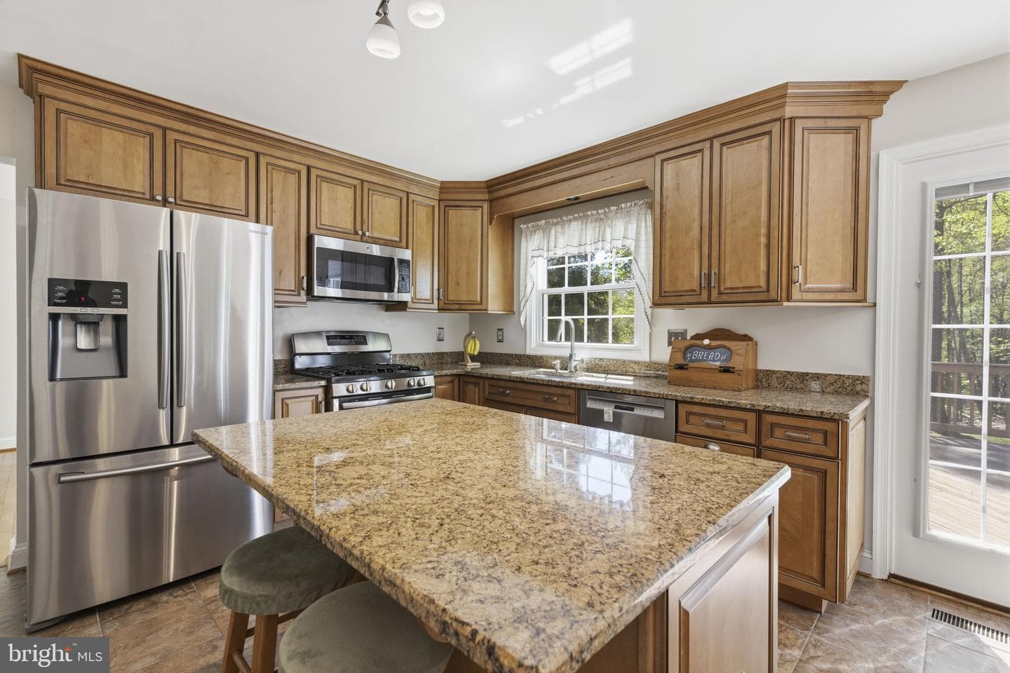 533 Inglewood Road photo 12