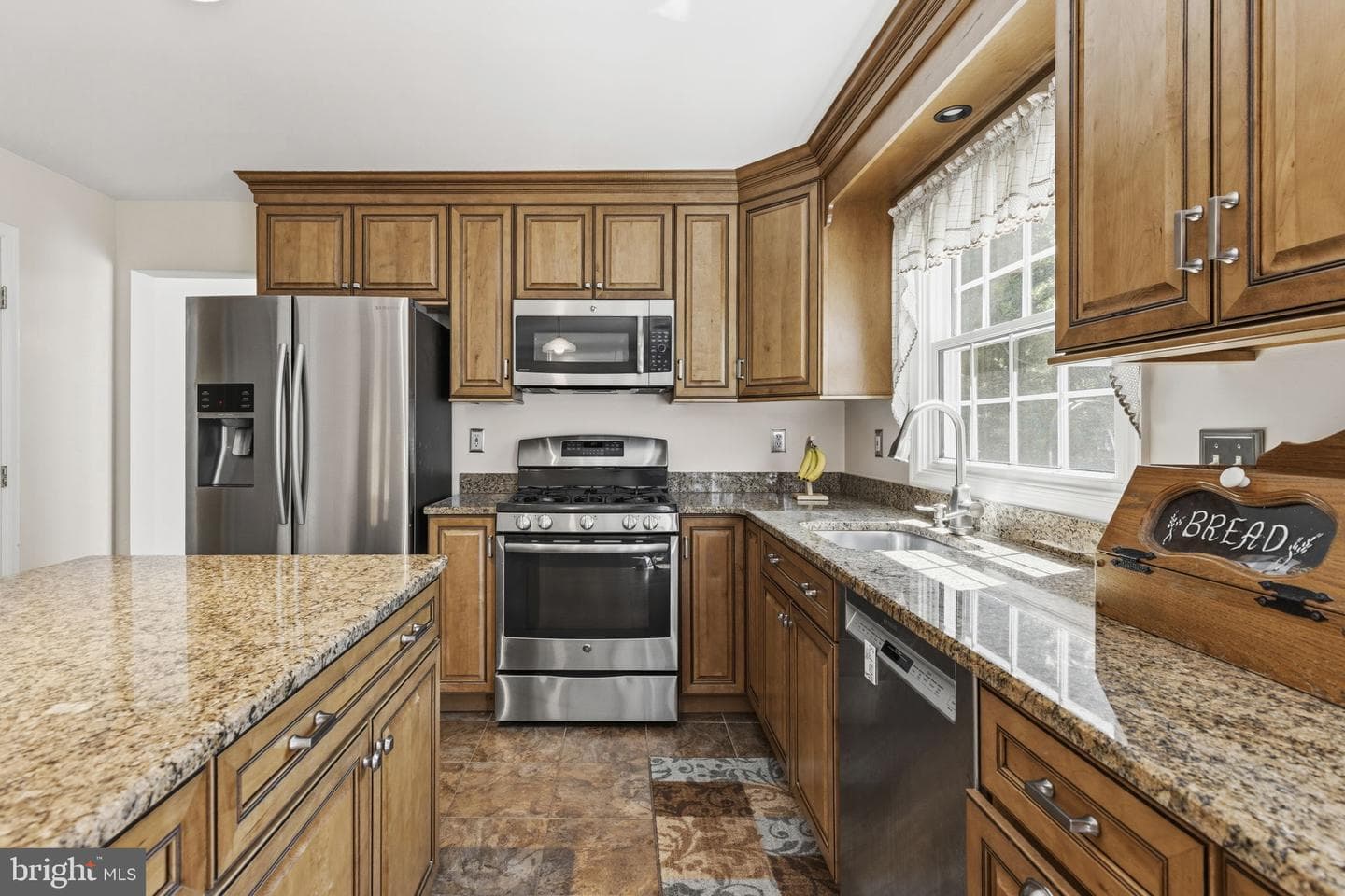 533 Inglewood Road photo 13