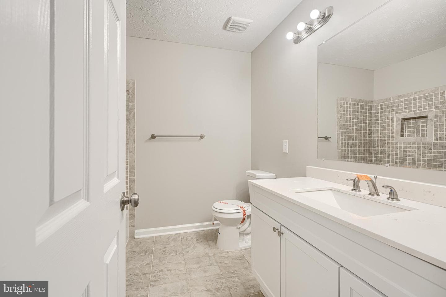 467 Manor Road photo 12