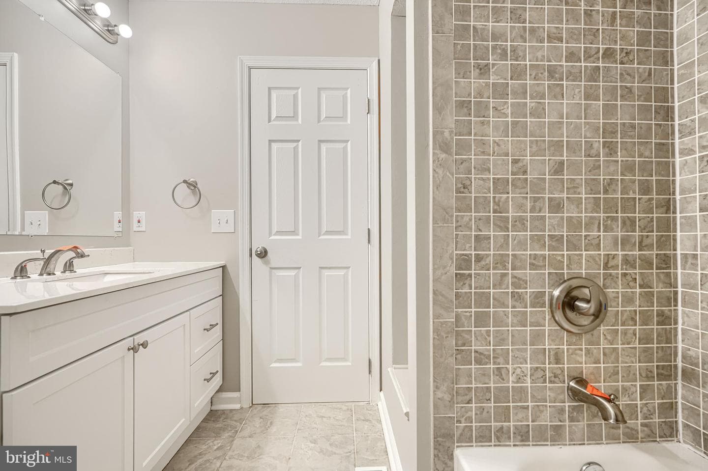 467 Manor Road photo 35