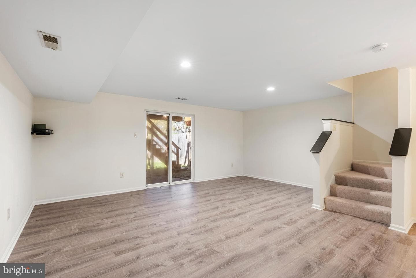 330 Fullerton Place photo 27