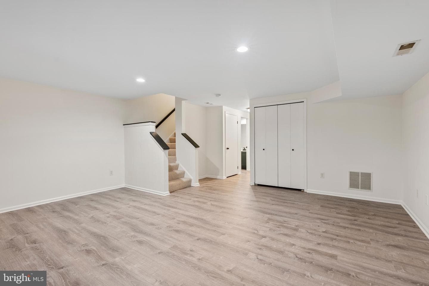 330 Fullerton Place photo 28