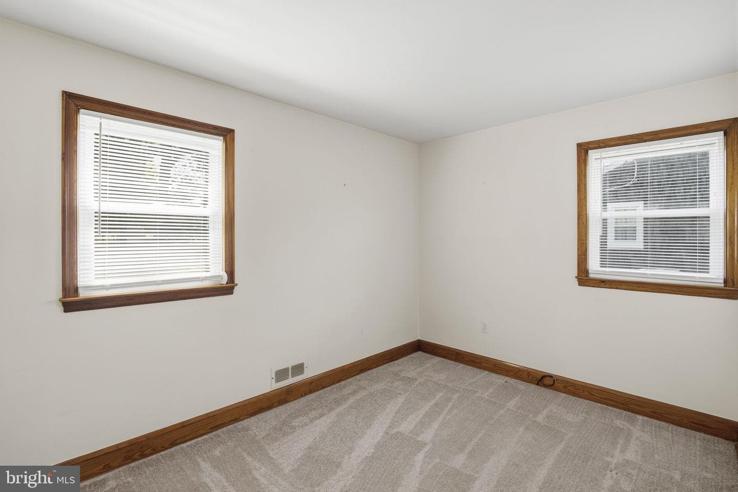 4 Brooks Road photo 9