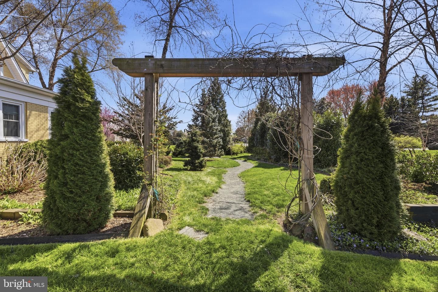 555 Giles Street photo 30