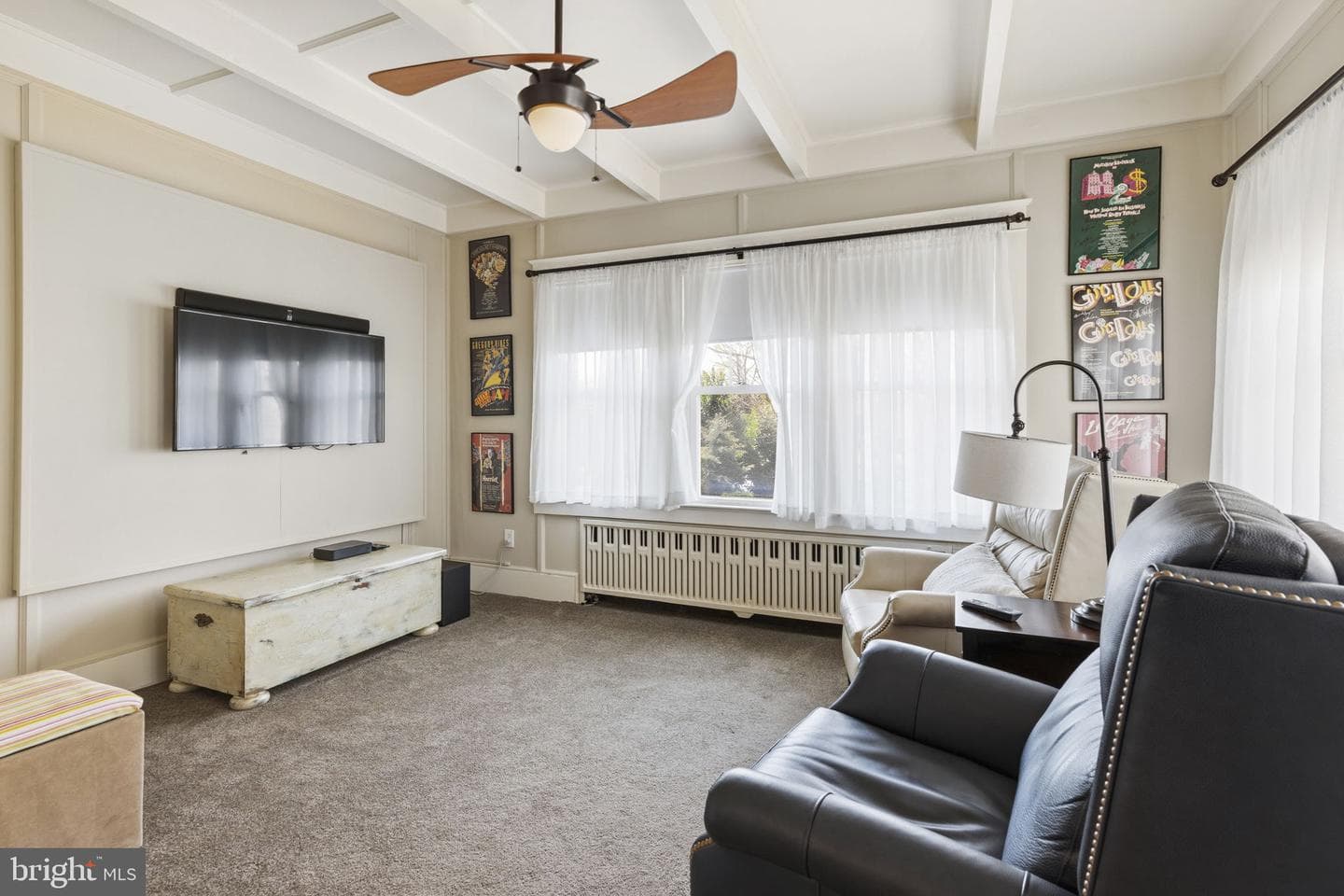 555 Giles Street photo 6