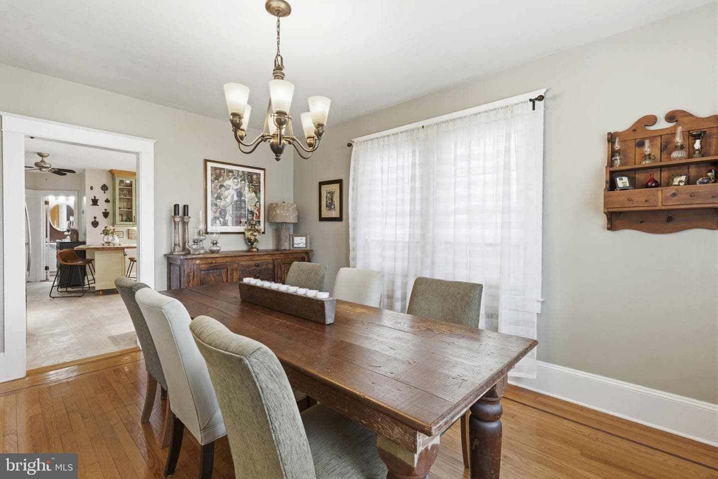 555 Giles Street photo 9
