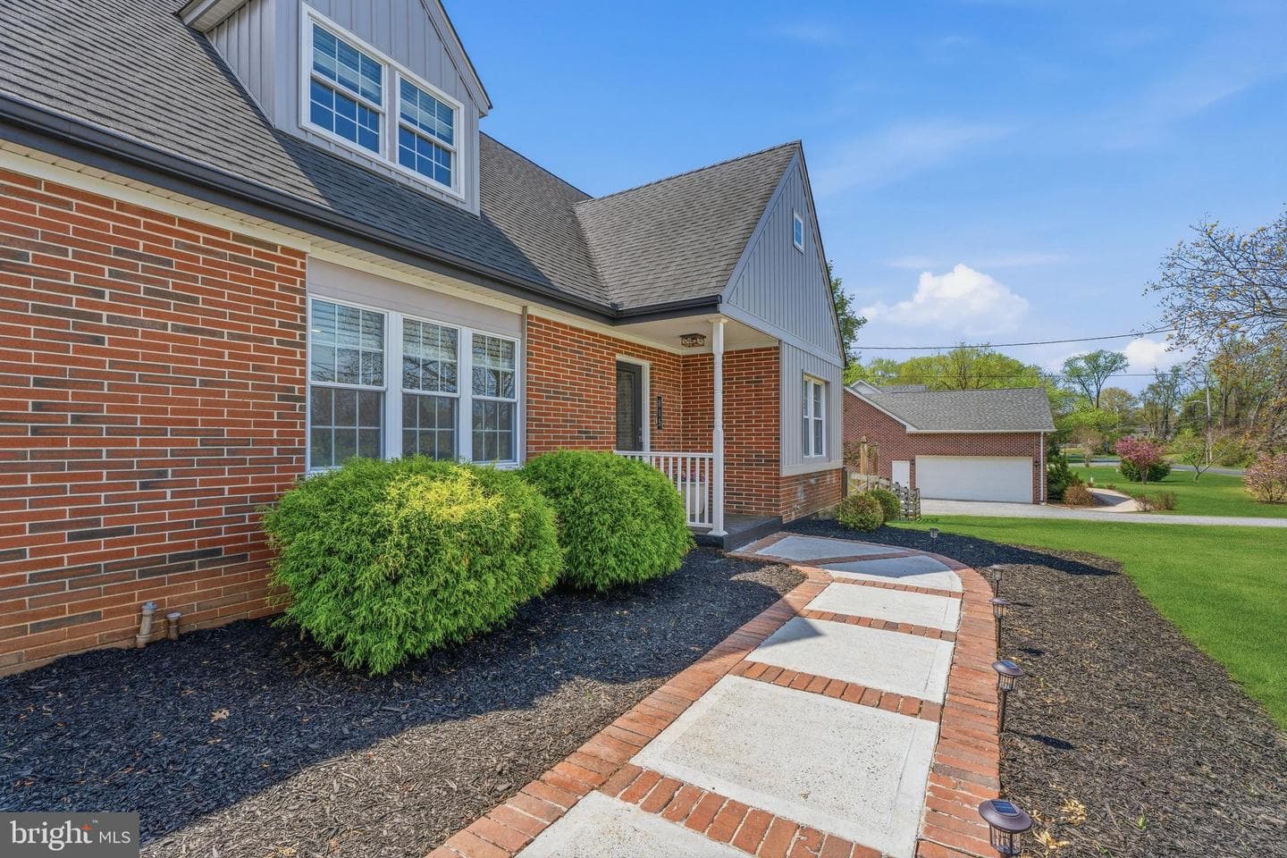 815 Gilbert Road photo 2