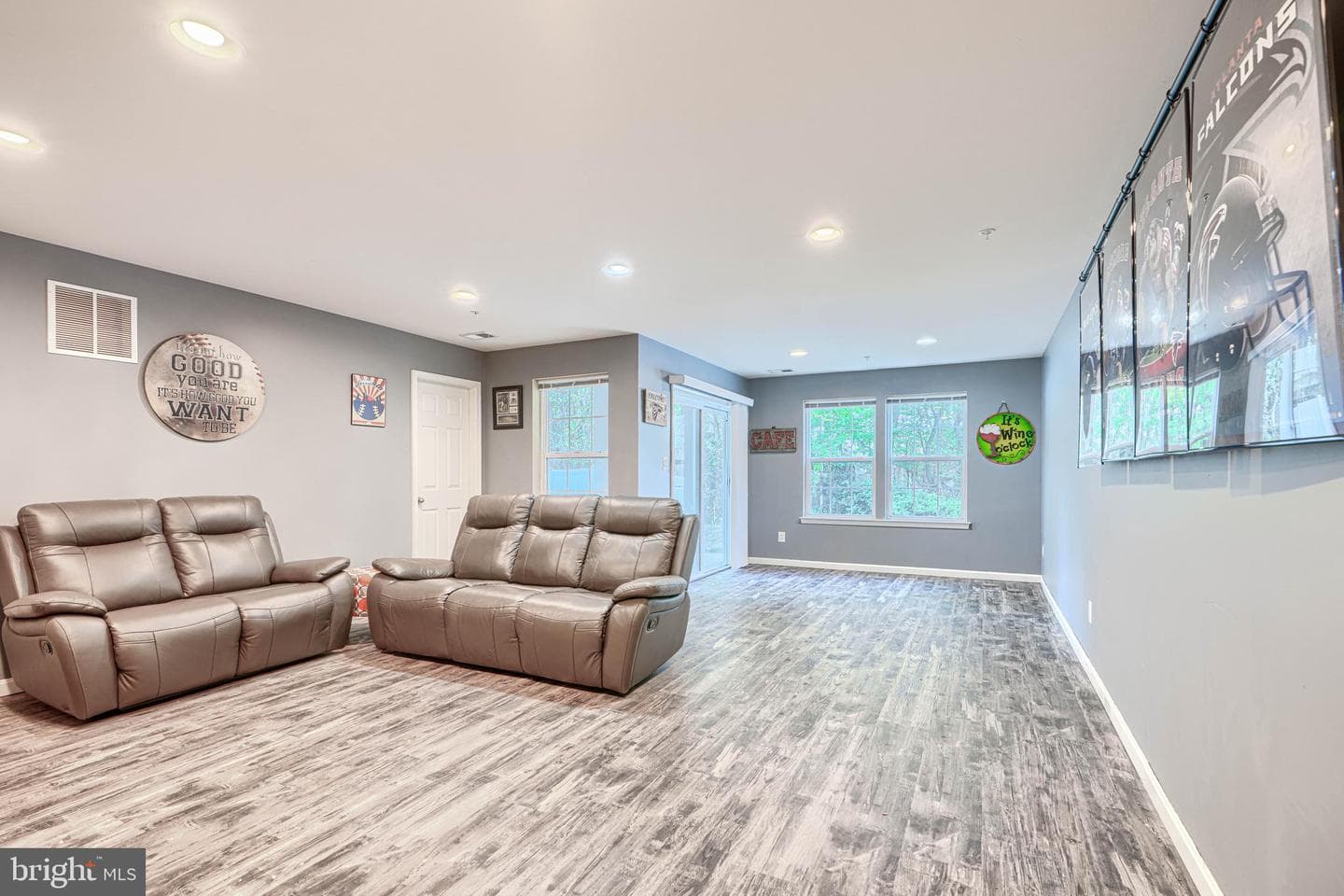 246 Mohegan Drive photo 46