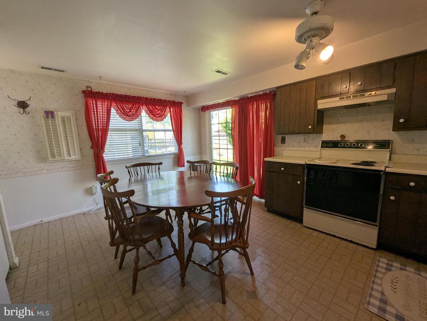 2910 Byron Court photo 3