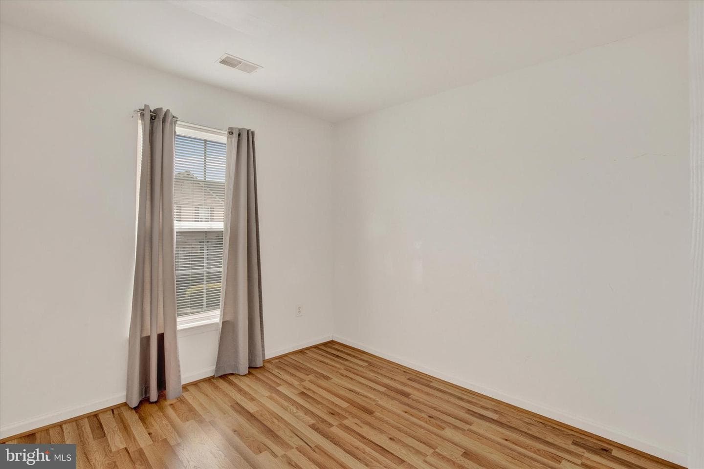 1351 Lewis Lane photo 13