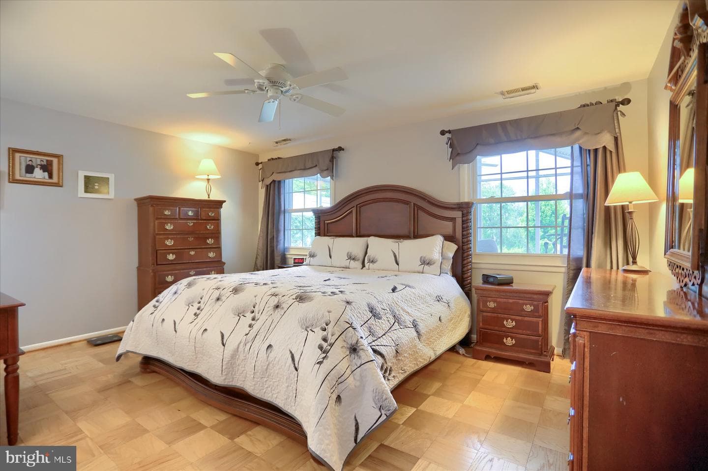 24 Neptune Drive photo 30