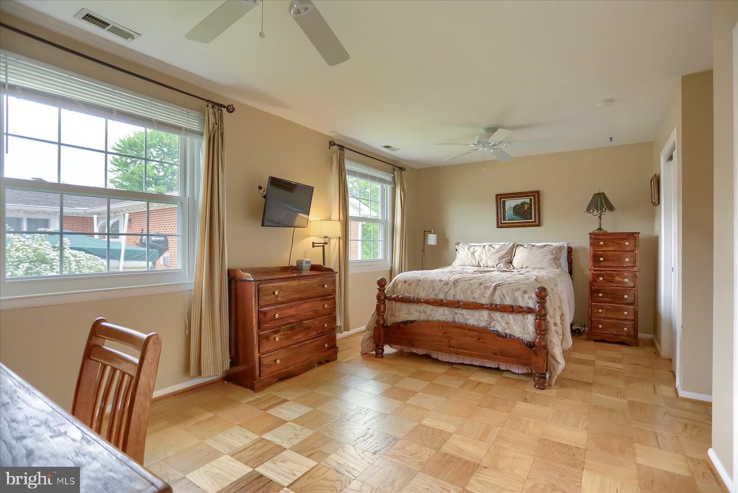 24 Neptune Drive photo 33
