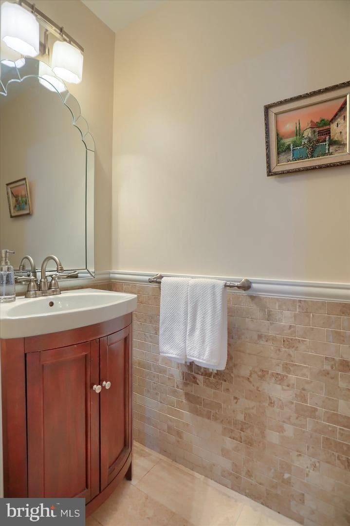 24 Neptune Drive photo 35