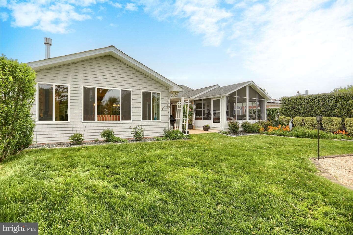 24 Neptune Drive photo 44