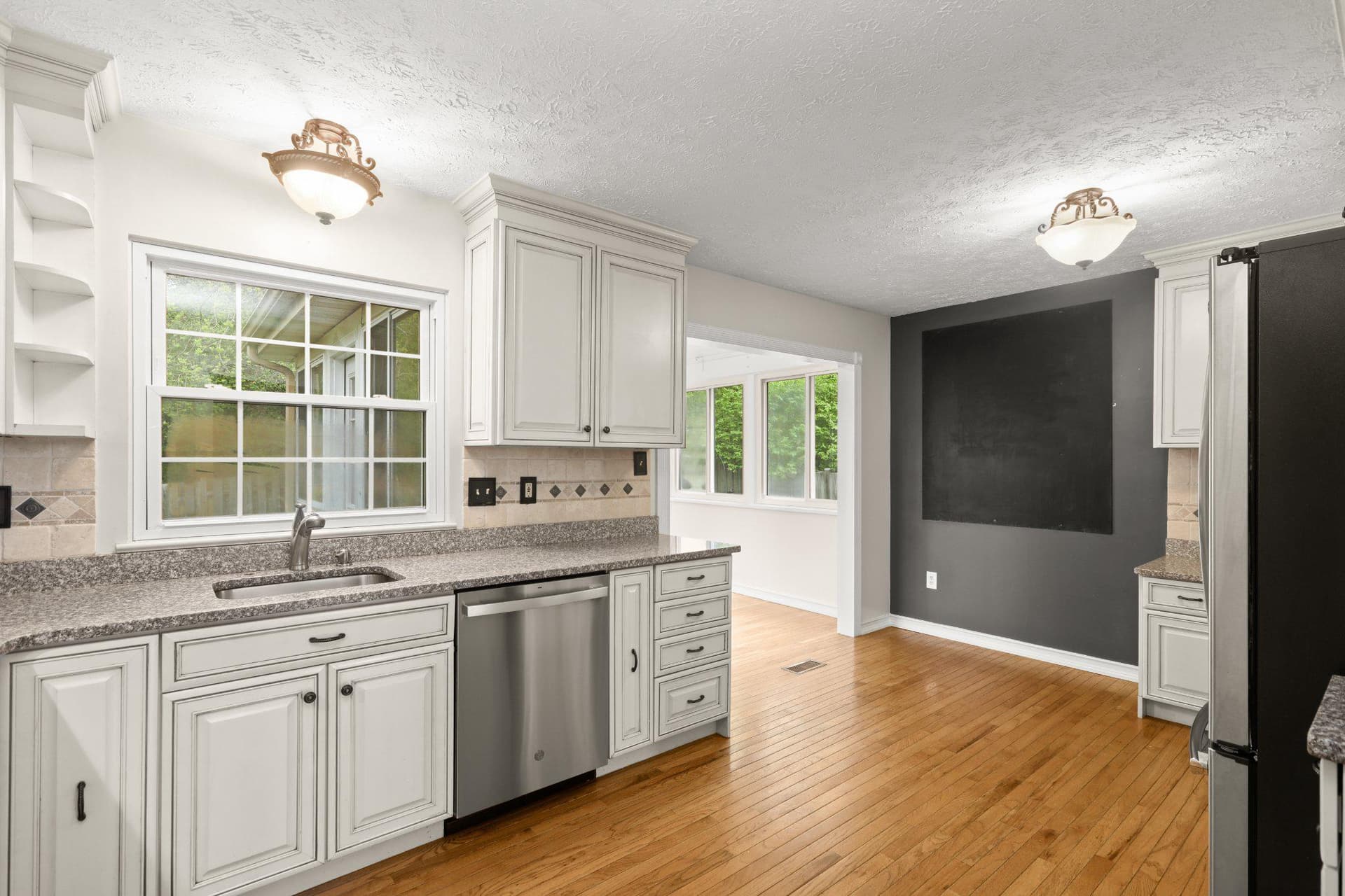 3132 Laurel View Drive photo 7