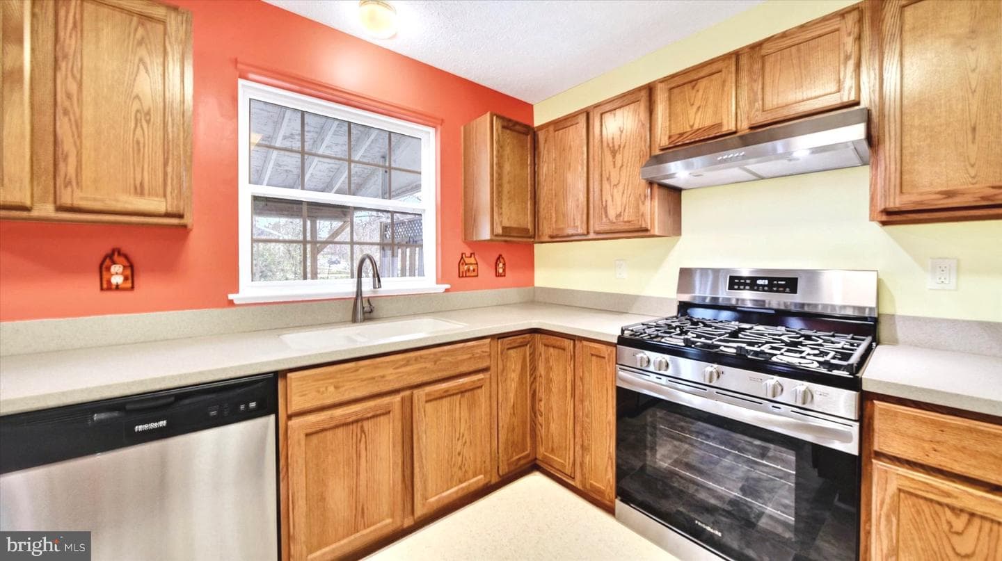 100 Grace Manor Drive photo 21