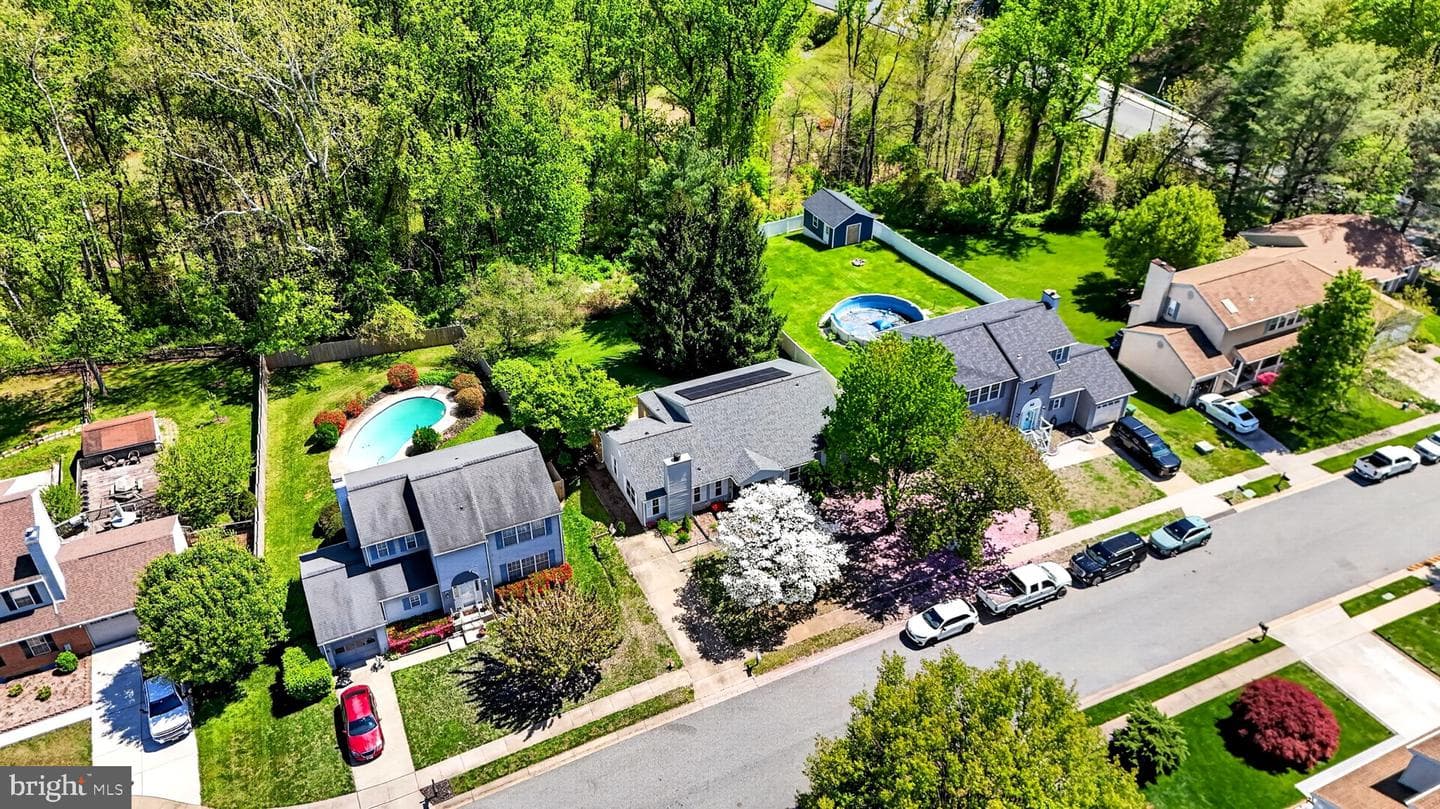 307 Aiken Terrace photo 4