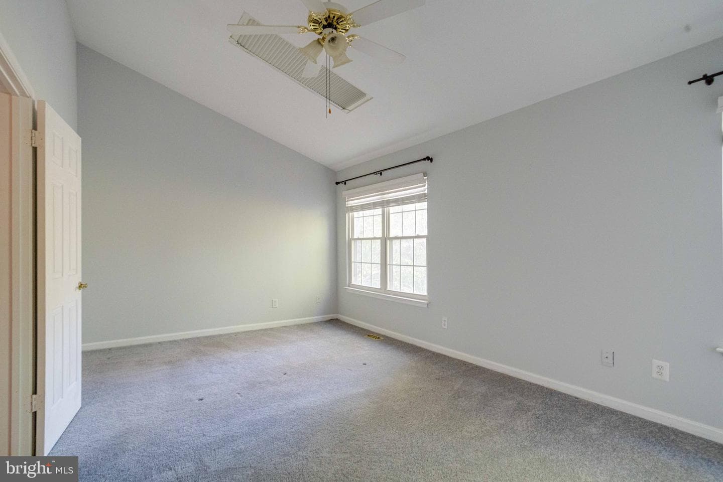 1143 Robin Hill Court photo 37