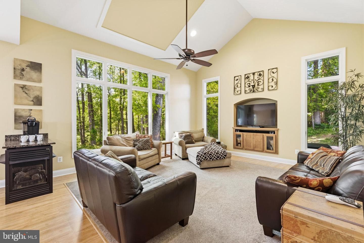 1809 Sparks Drive photo 20