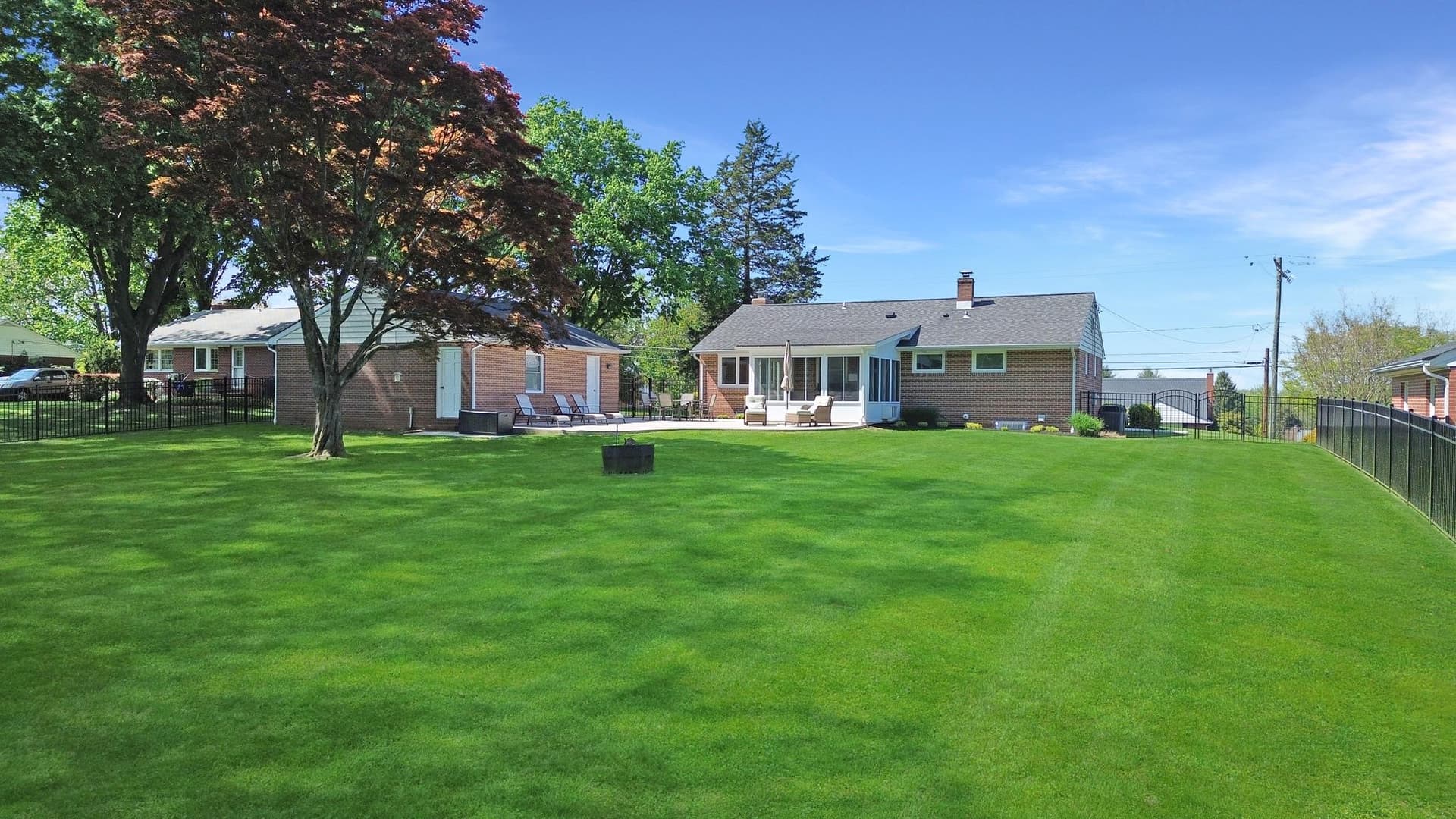 407 Plumtree Road photo 33