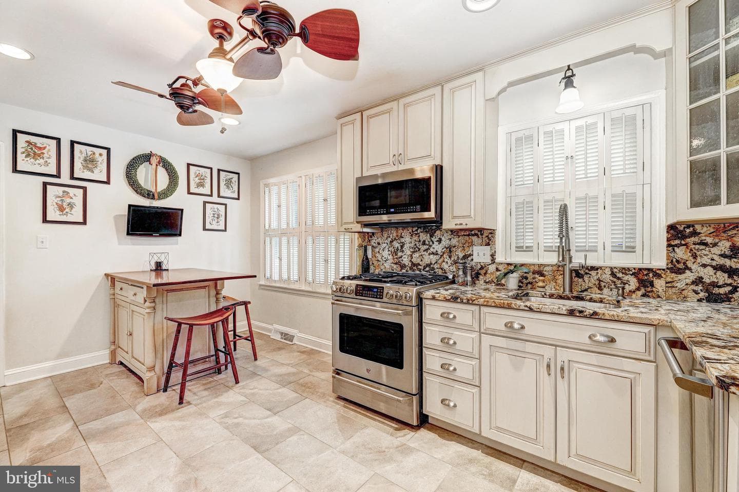 718 Bedford Road photo 23