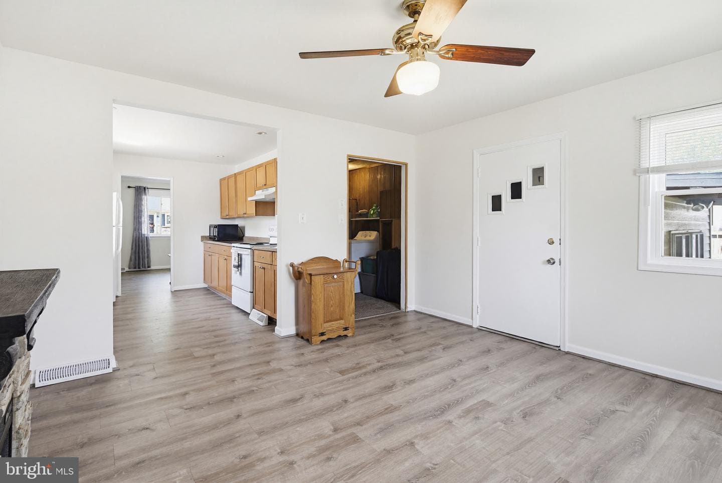 535 Walker Street photo 10