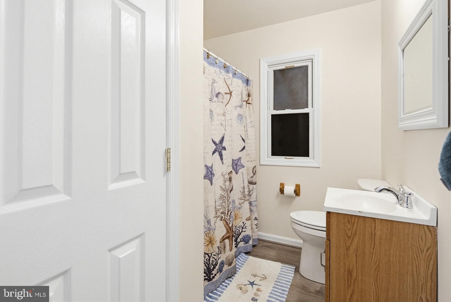 535 Walker Street photo 16