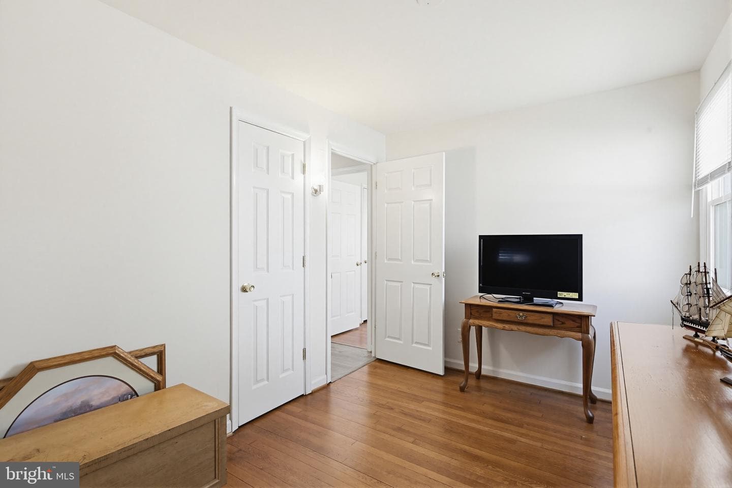 535 Walker Street photo 19