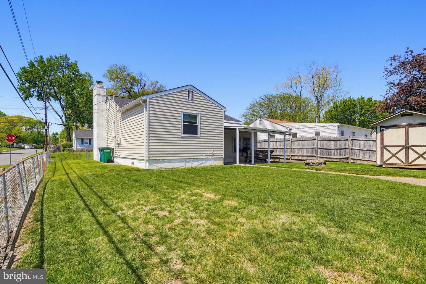 535 Walker Street photo 22